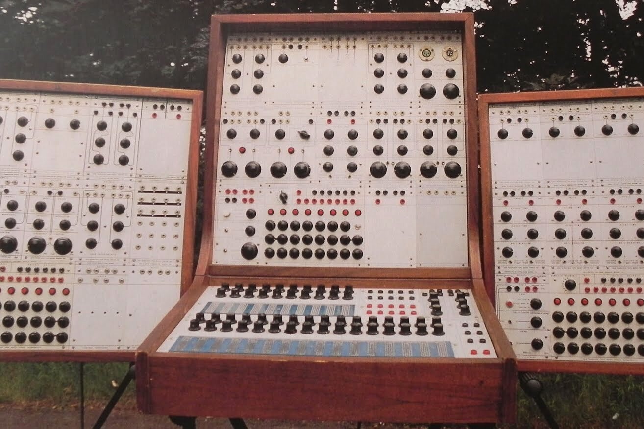Unstable structure: histories of the modular synthesiser