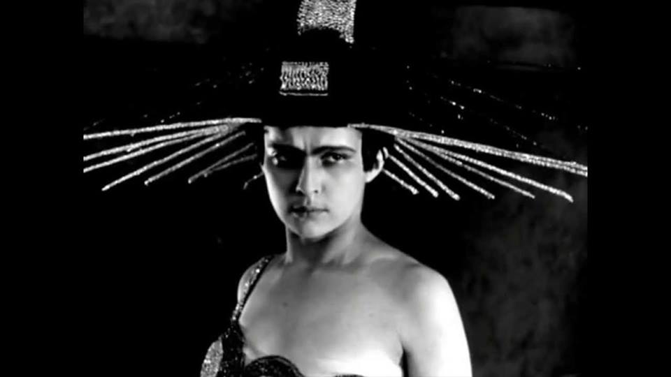 Aelita x Lucy Cliché: Silent film w/live music accompaniment