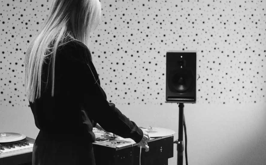 Music For Libraries 1 - Threads