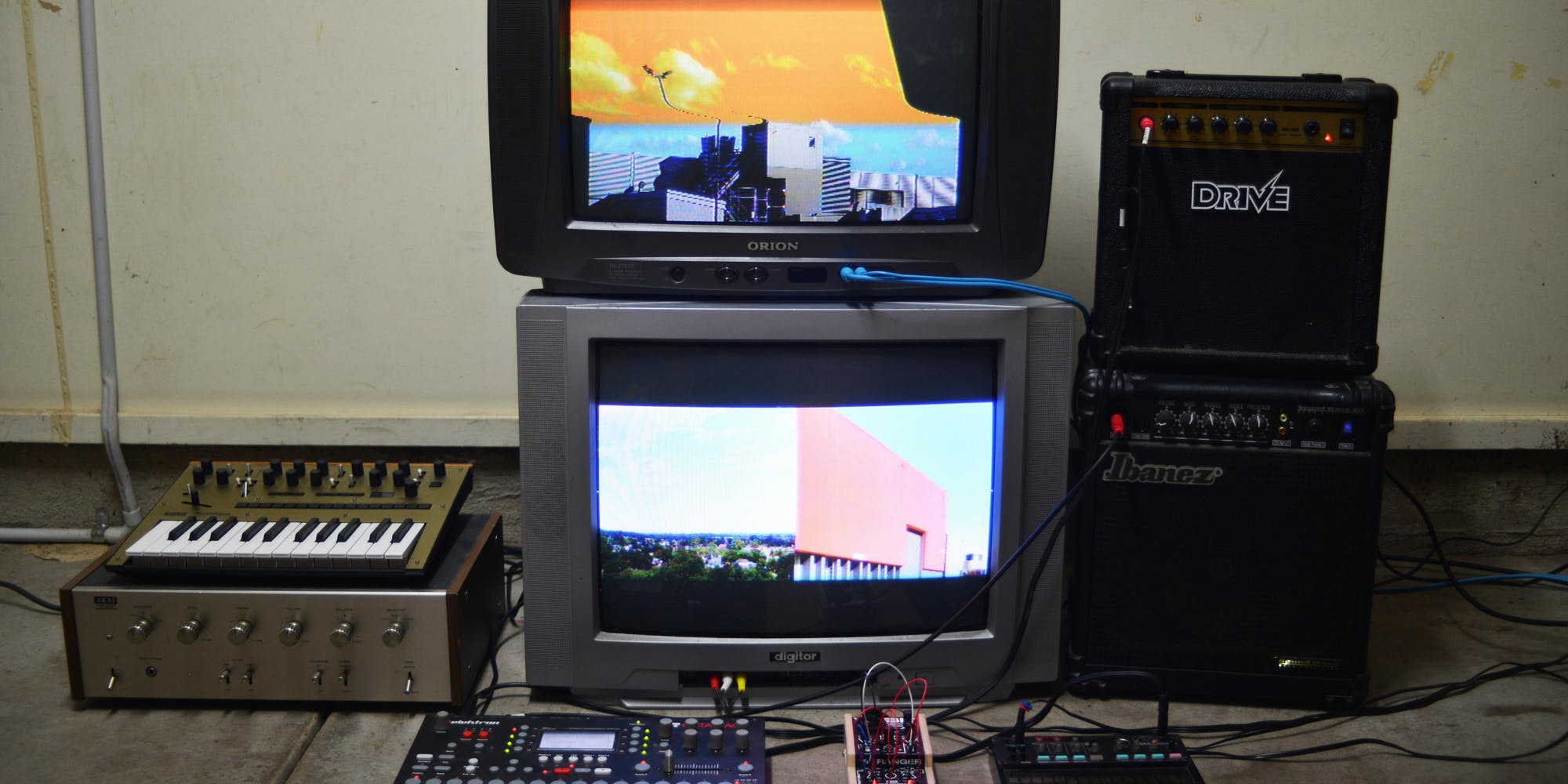 Magnify | Amplified | Performance and Artist Talk